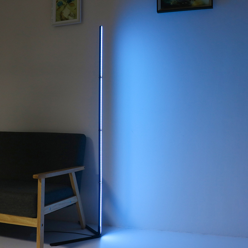 Lampada da Terra LED RGBIC Tuy - Home Decor Free App recensione e prezzo